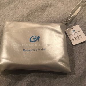 Cinderollies silver flats w/ pouch size 8.5-9.5